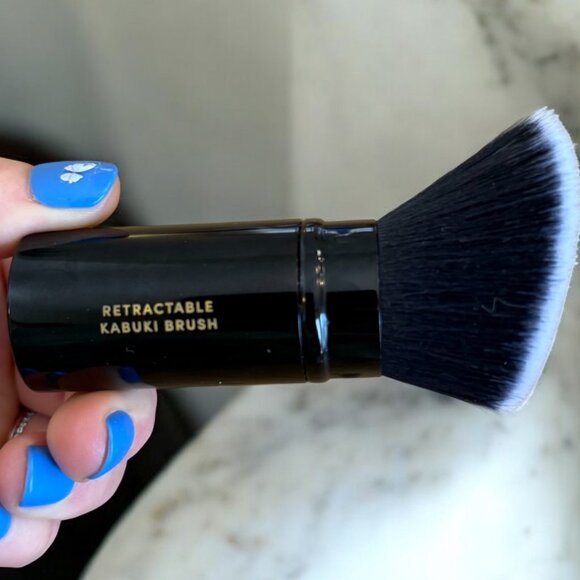 Laura Geller NEW Beauty Retractable Angled Kabuki Brush - Picture 5 of 8